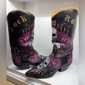 LIBERTY BOOT CO
Liberty - Rock to Live BOOTS